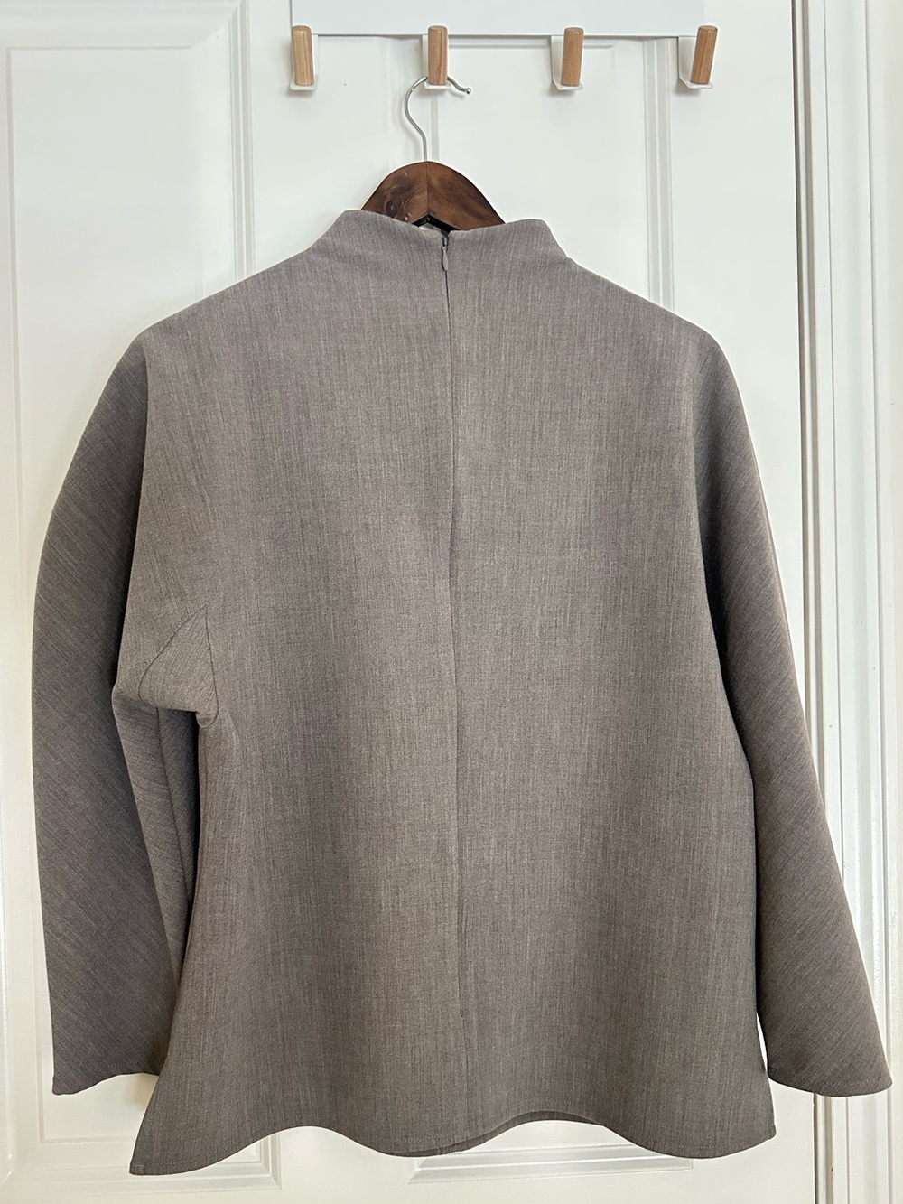 [Like New] Reiss "Markari" High-Neck Structural Top, Sz 6 - Picture 6 of 6